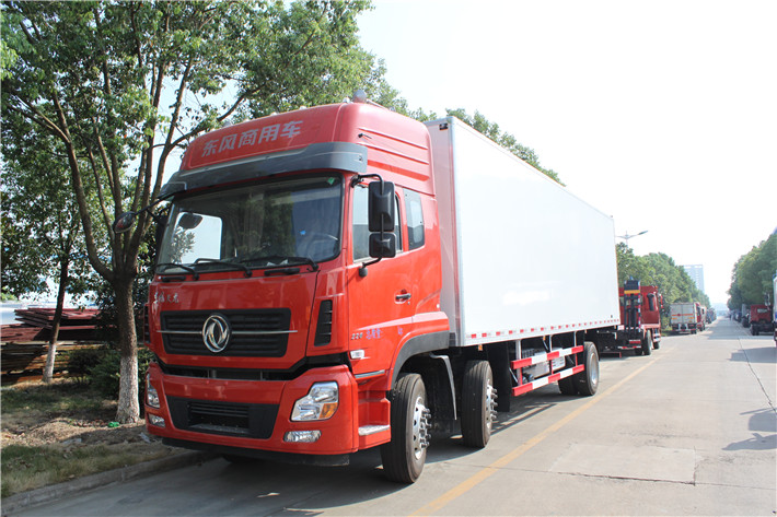 東風(fēng)天龍冷藏車-廂長(zhǎng)9.6米
